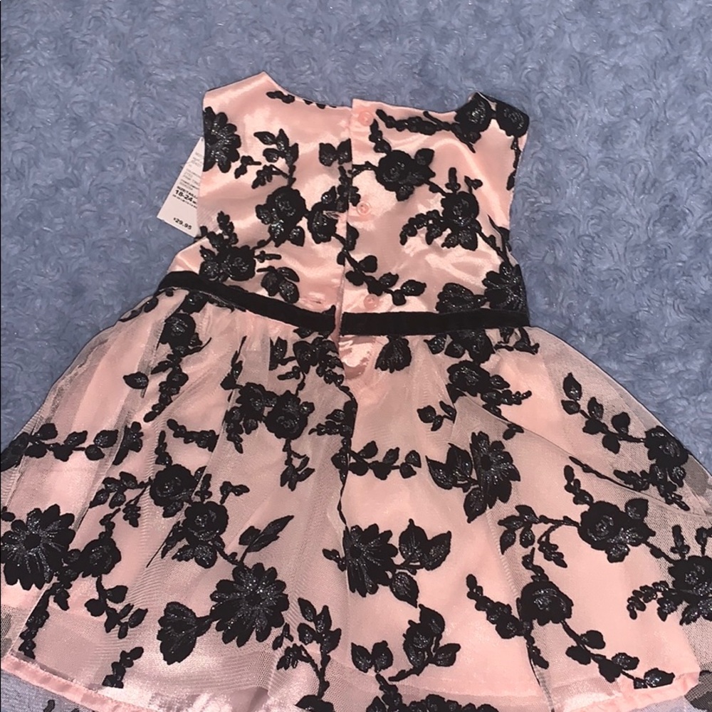 Dress - Picture 2 of 2